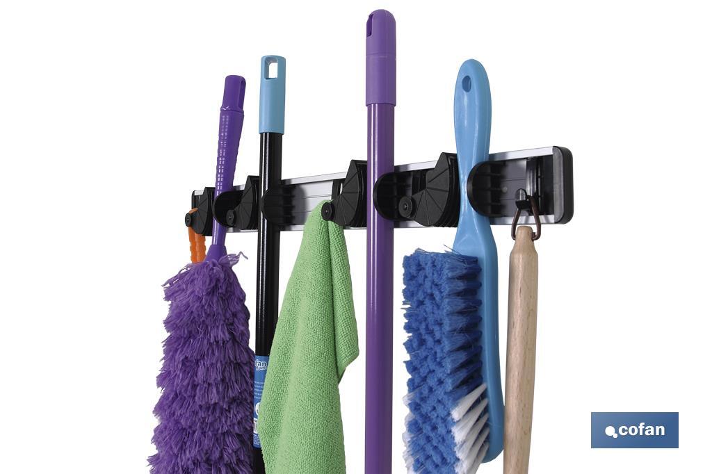 ORGANIZADOR DE ESCOBAS CON 4 ESPACIOS AJUSTABLES  Y 5 GANCHOS MODELO SACHT (PACK: 6 UDS)